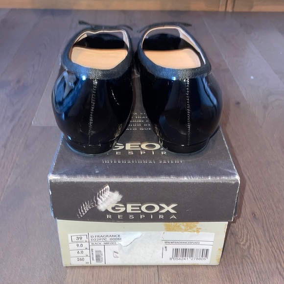 Black Geox Respira Flats - Picture 3 of 3